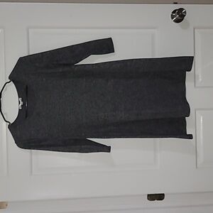 Black and gray 3/4 sleeve dress